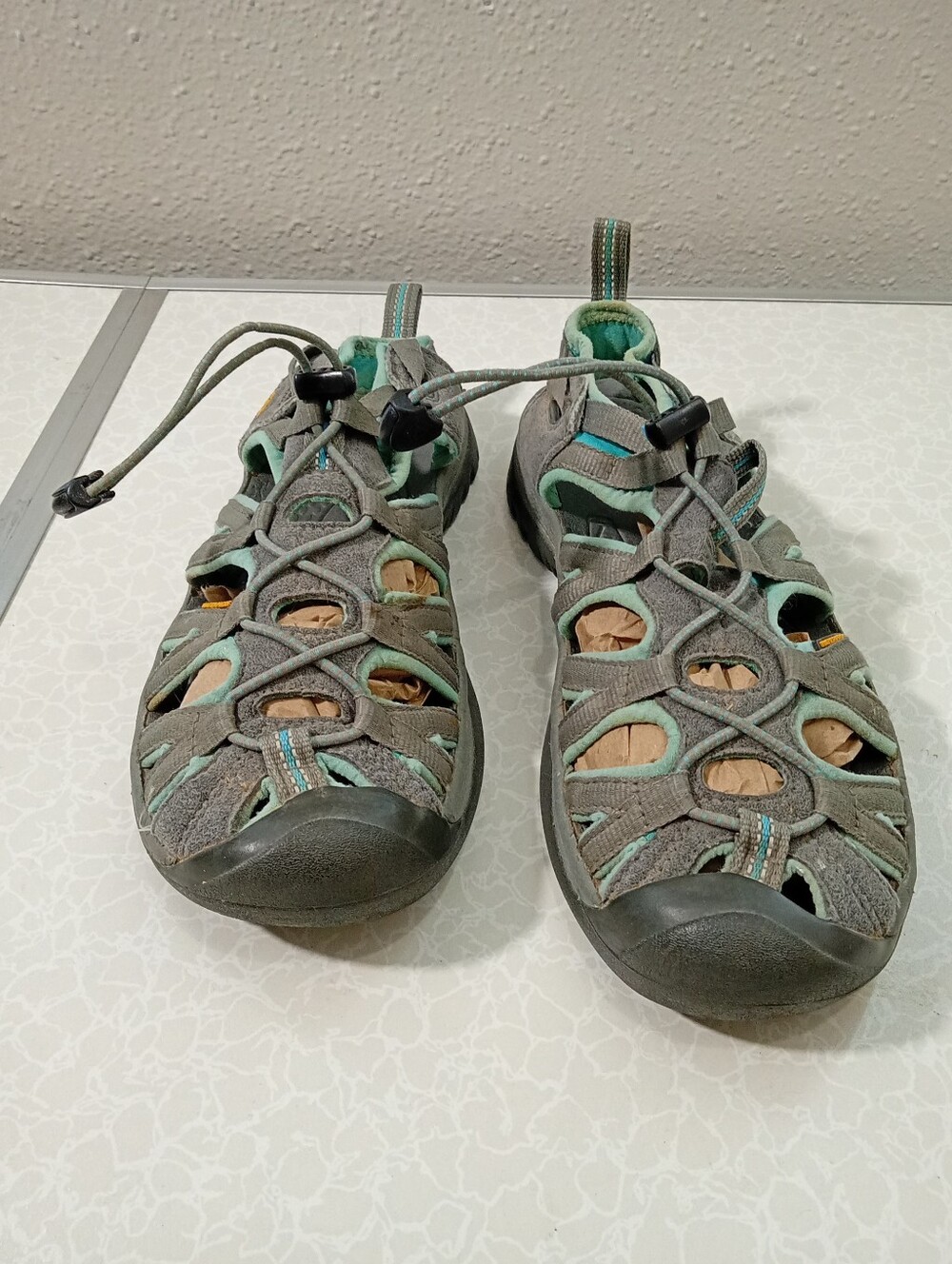 Keen Women’s Grey and Teal Outdoor Hiking Sandals sz 8